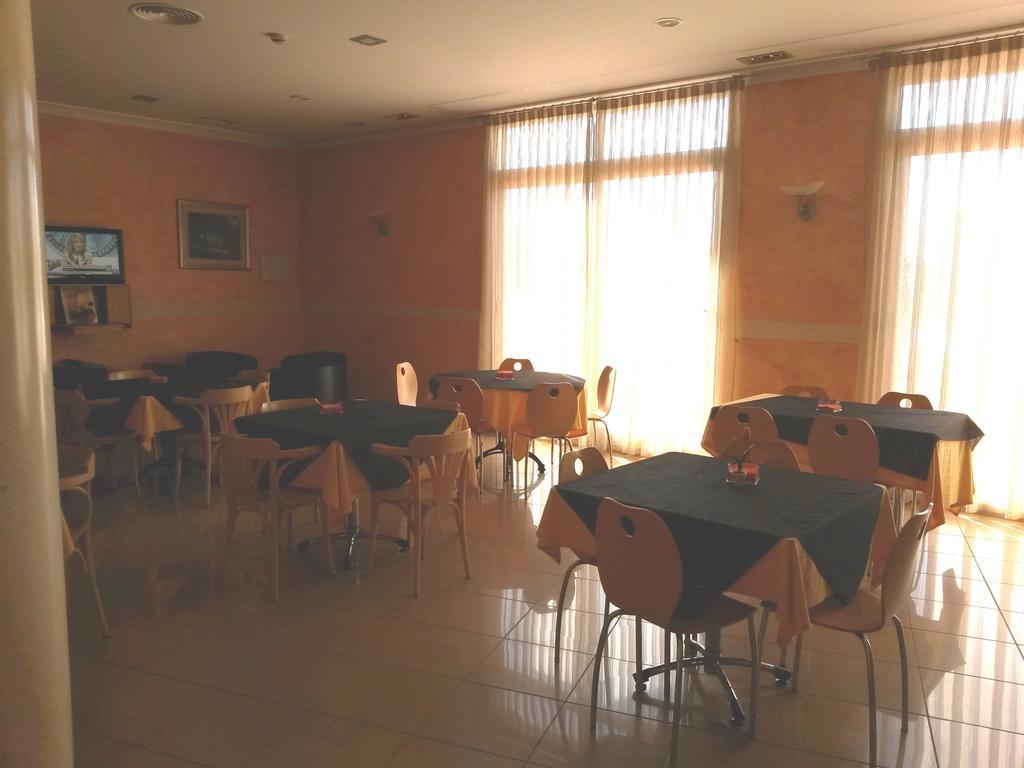 Hotel La Torre Los Montesinos Extérieur photo